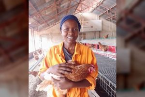 Jolanda helpt pluimveeonderwijs in Tanzania naar hoger plan: “Niet beleren, maar onderwijzen”