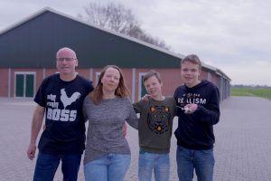 Familie Veldsink winnaar Agroscoopbokaal pluimvee vermeerdering