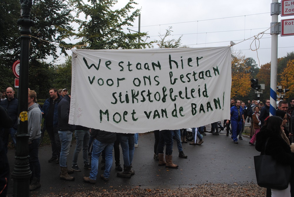 Noord-Veluwse boeren en burgers starten demonstraties bij gemeentehuizen