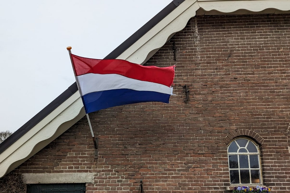 Agractie: Vlag weer rechtop vanwege verkiezingsuitslag