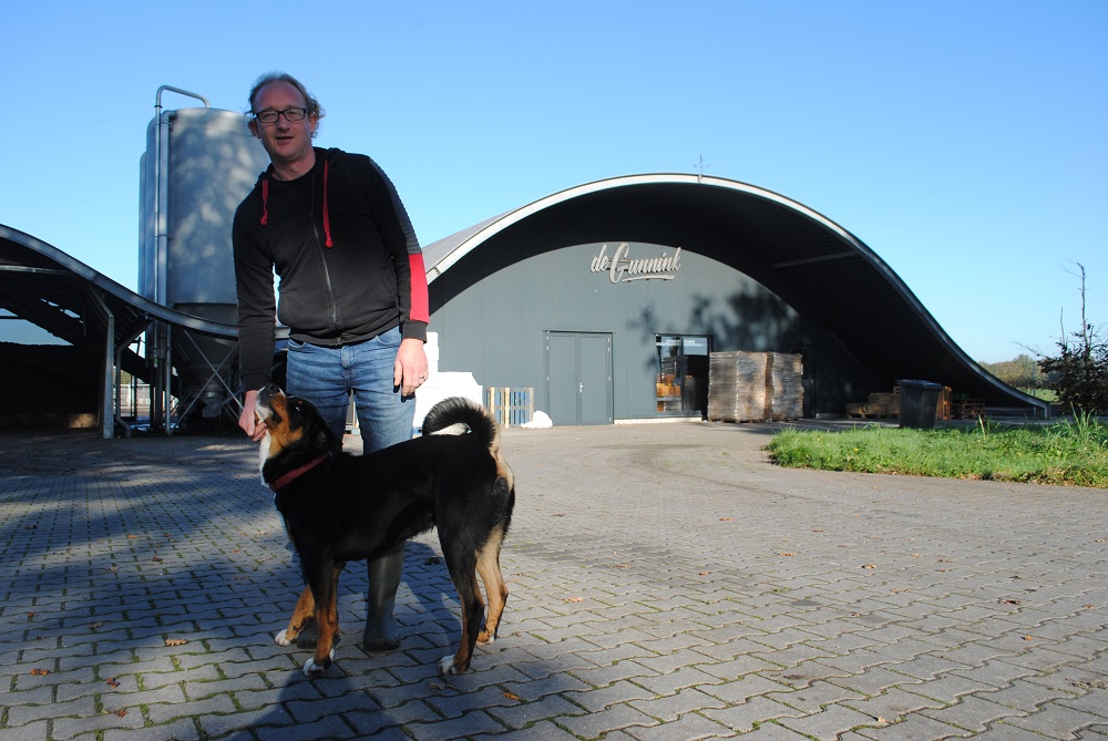 Boogstal verrijkt Drentse pluimveehouderij